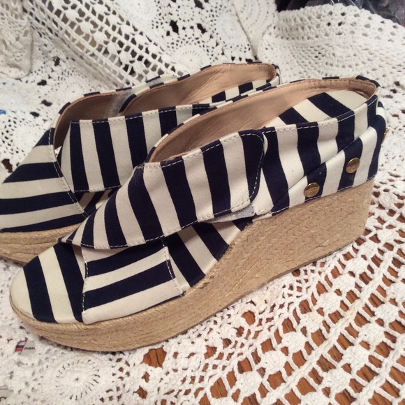 Ladies Wedge Heel  shoes - Picture 2 of 7